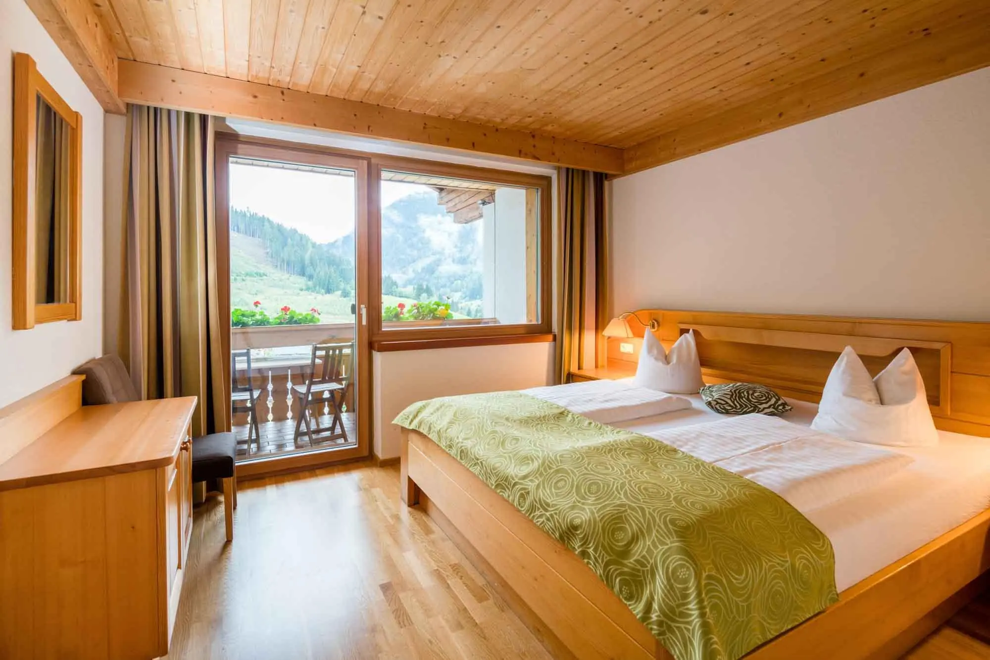 Suite-Bergblick-01