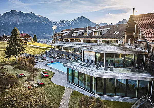 Garten mit beheiztem Pool