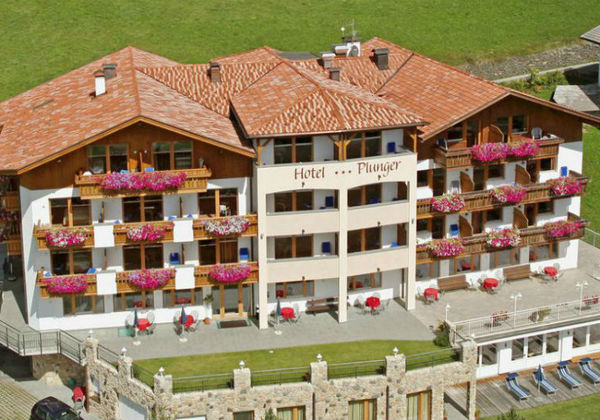 Sommerhausbild vom Hotel Plunger in Kastelruth