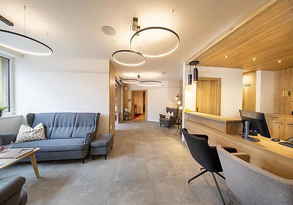 Rezeption mit Eingangsbereich (2)