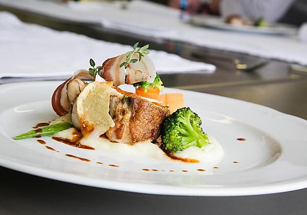 1460710347_Restaurant