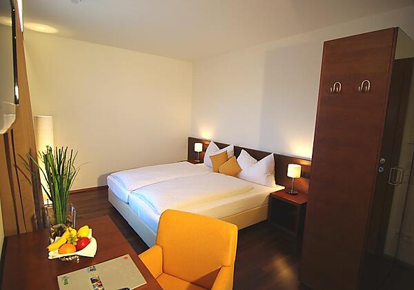 1460710290_Panoramazimmer_02