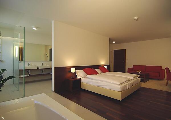 1460710382_Spa_Suite_Deluxe