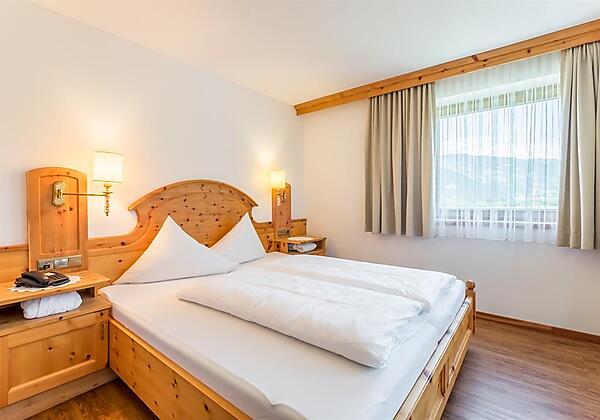 Zirbenzimmer Hotel Riedl im Zillertal