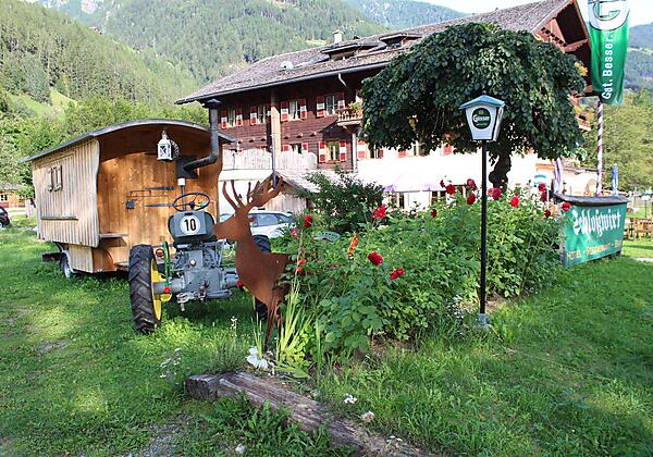 Schaferwagen und Steyr 15