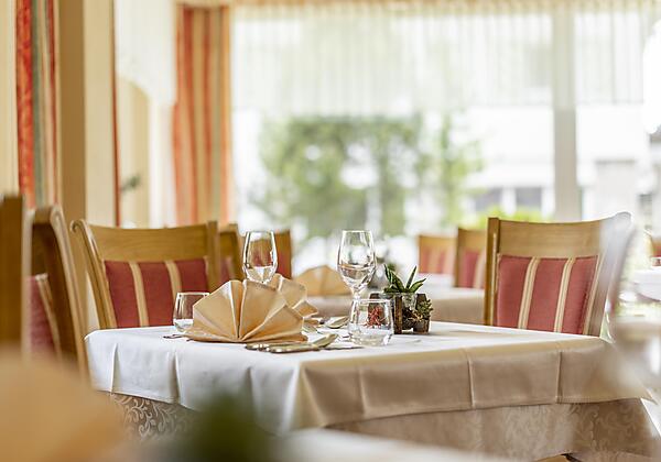 hotel-schoenegg-seefeld-mai-2023 tischfoto-print