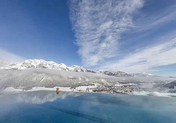 Infinity Pool 