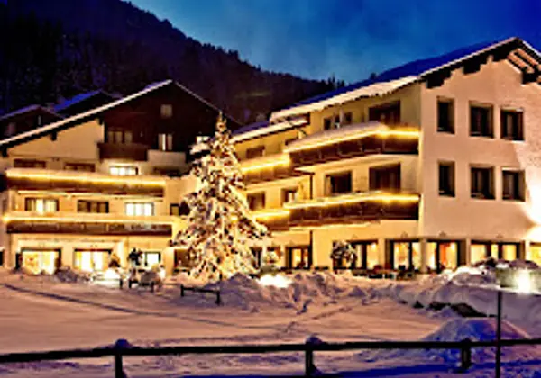 Winter_Hoteljpg.jpg