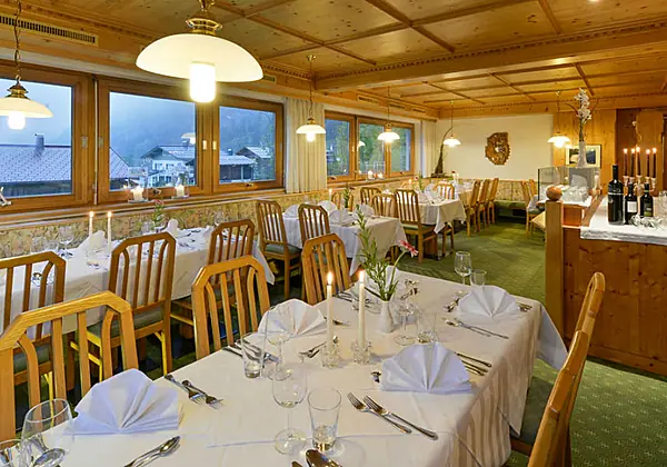 Das Restaurant mit Panoramablick im Hotel Sonnblick