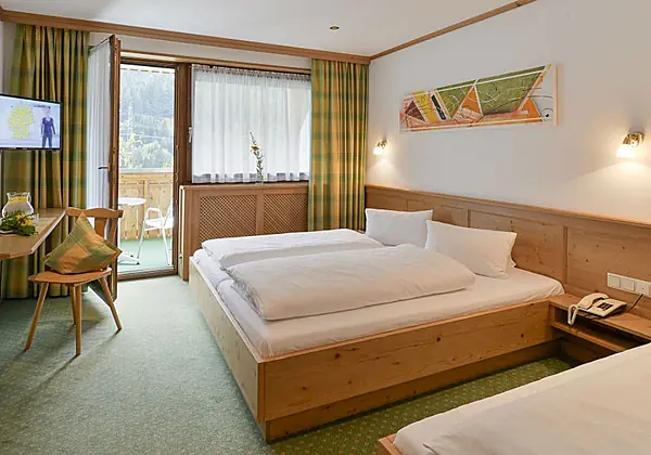 Ein Standardzimmer im Hotel Sonnblick
