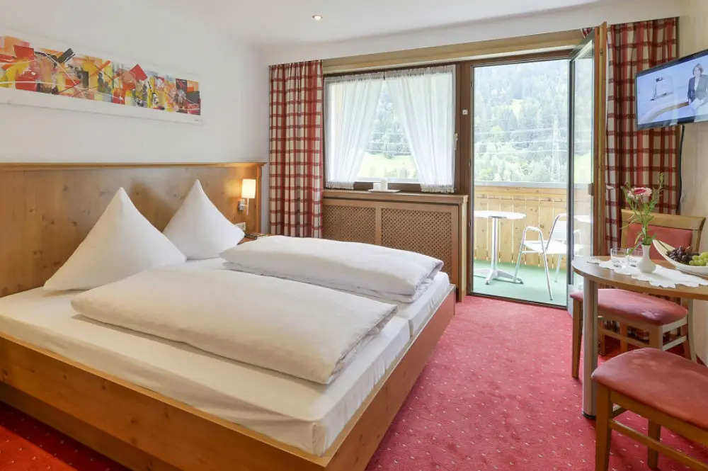 Ein Standardzimmer im Hotel Sonnblick