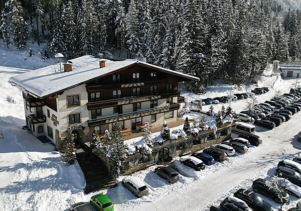 Sporthotel_Parkplatz_Winter_3