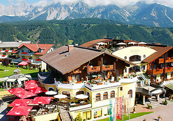 Blick auf das Hotel Erlebniswelt Stocker in Schladming-Rohrmoos