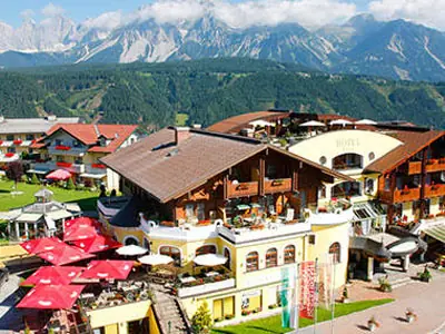 Blick auf das Hotel Erlebniswelt Stocker in Schladming-Rohrmoos