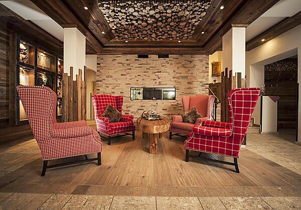 Hotel Stubai Empfangsbereich Eingang