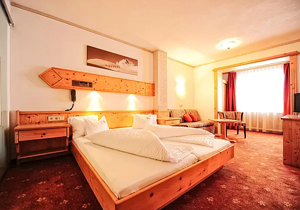Ein gemütliches Doppelzimmer im Hotel Toni
