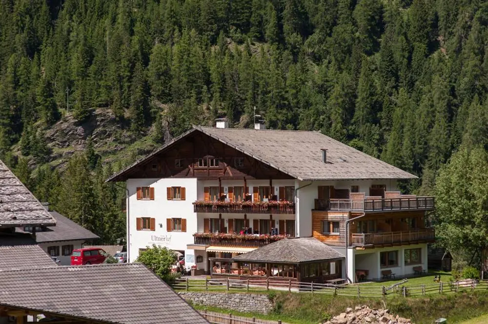 Hotel Ultnerhof im Sommer