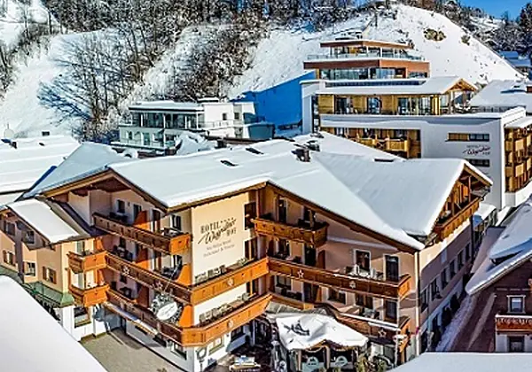 Winterbild Hotel