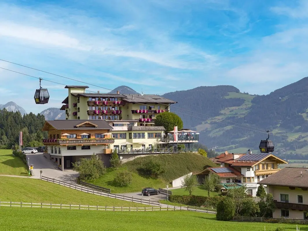 Hotel im Sommer