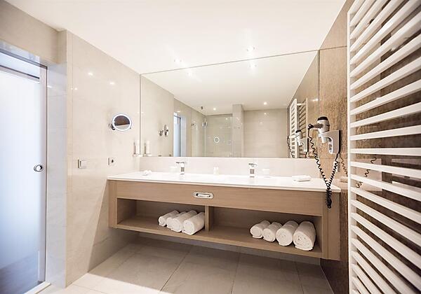 Deluxe Gartenblick Badezimmer