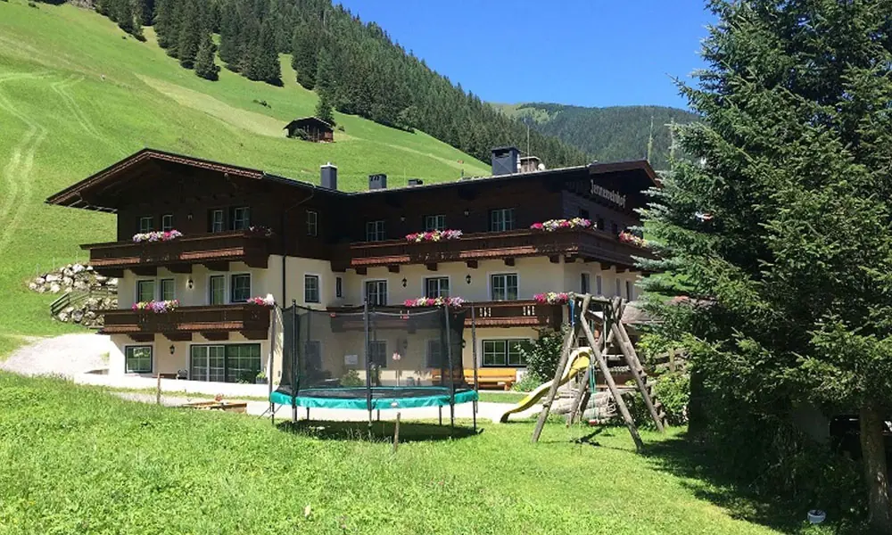 Hausansicht Jenneweinhof in Tux