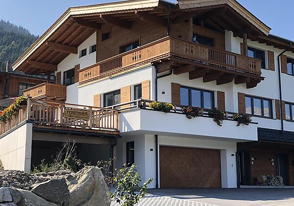 kaiserchalet_in_the_heart_of_the_alps