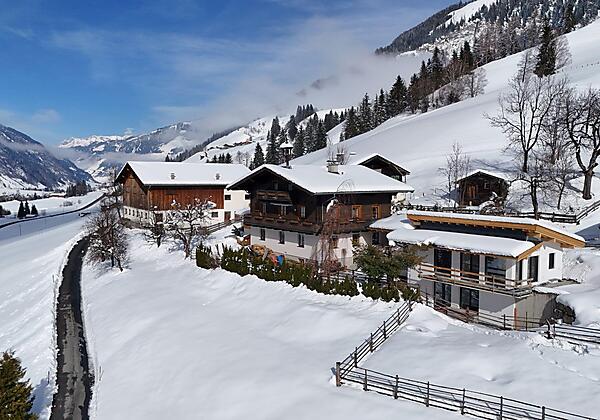 Haus mit Winterlandschaft