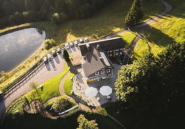 KUKU-Berghotel-Ansicht-von-oben-web