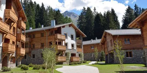 Hausansicht Landal Alpine Lodge Lenzerheide