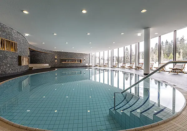 Hallenschwimmbad