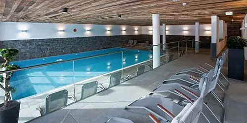Hallenschwimmbad im Landal Brandnertal