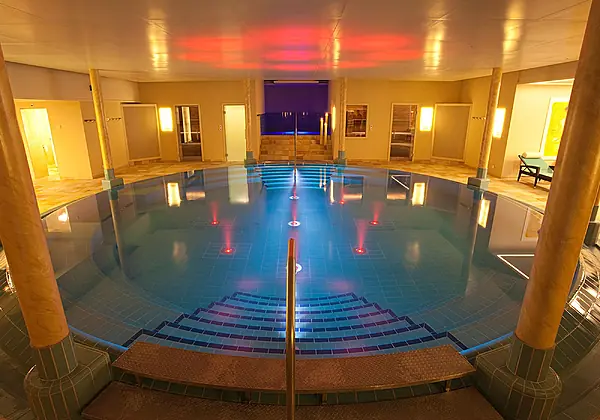 Hallenschwimmbad