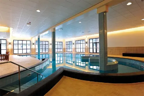 Hallenschwimmbad