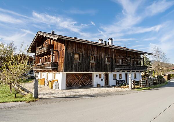Landhaus_Ammer_Penzingweg_3_Oberndorf_Haus_aussen_