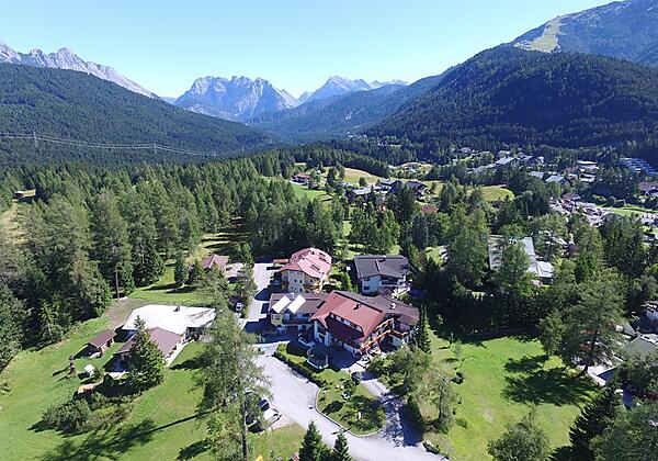 Landhaus Charlotte Luftbild Seefeld Austria