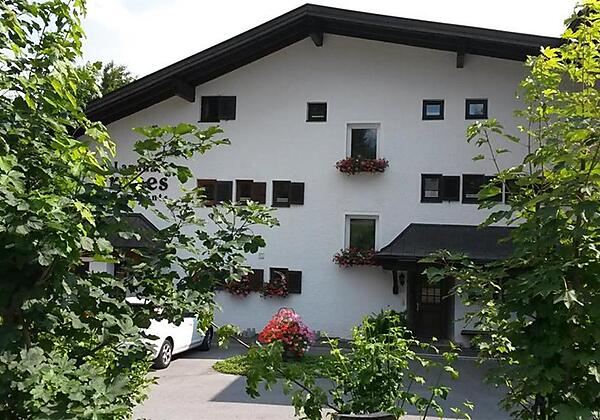 Parkplatz Nordansicht Frenes Aparartments