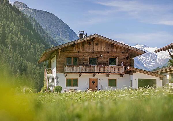 Außenansicht mit Gletscher