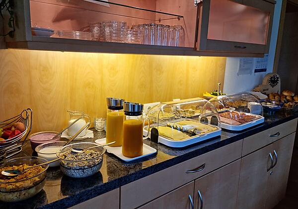Frühstücksbuffet 2022 (11).jpg (kleiner)