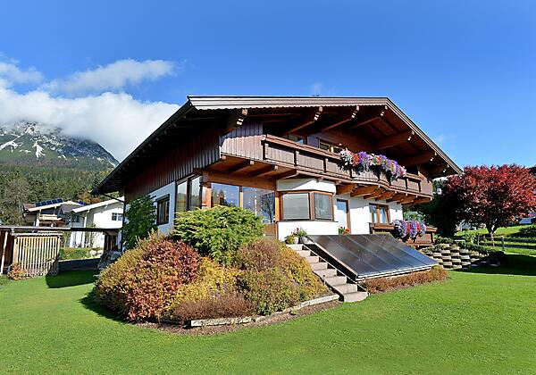 Landhaus-Kroell-Ellmau-Wimm-26-Haus-Sommer