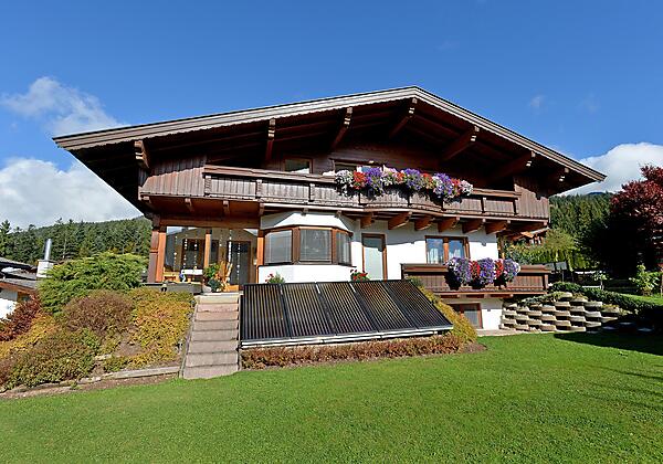 Landhaus-Kroell-Ellmau-Wimm-26-Haus-Sommer1