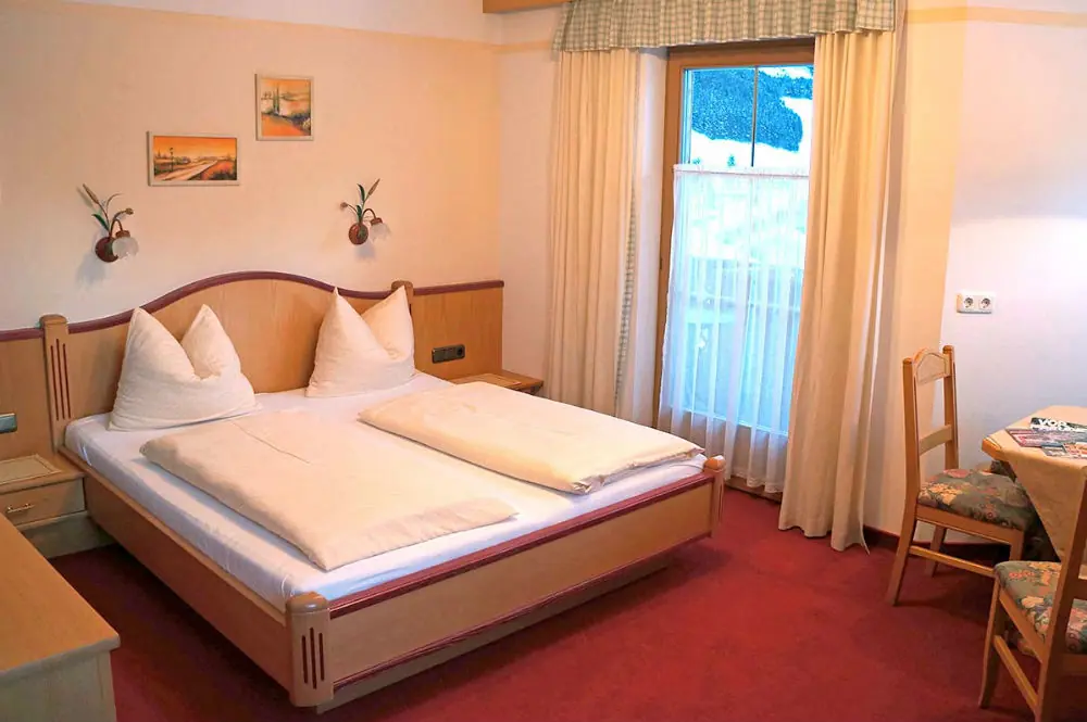 Ein Doppelzimmer im Landhaus Montana in Gerlos