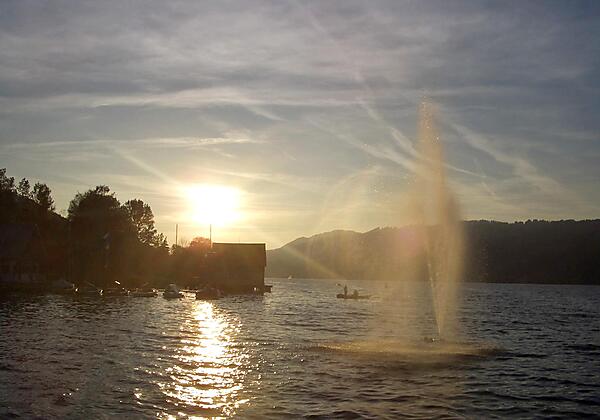 Abend im Herbst an der Seepromenade