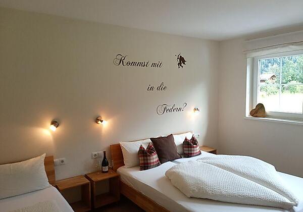 Zillertal-Aschau-Landhaus Sporer-Dreibettzimmer 2