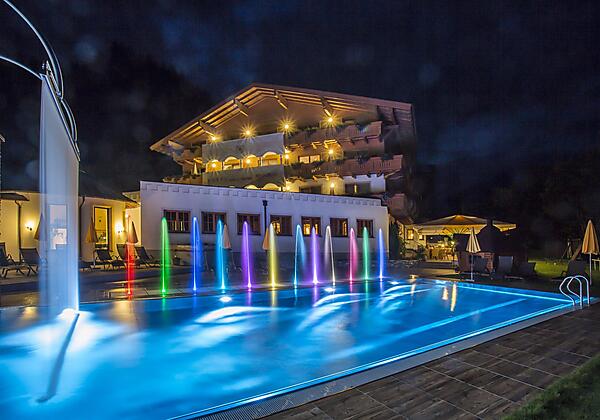 Freibad in der Nacht