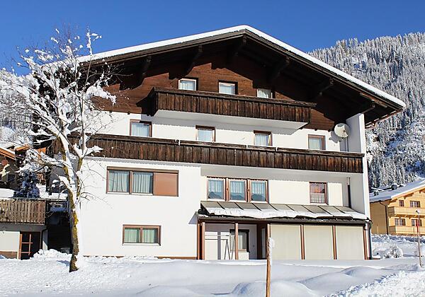 Lechnerhof - Winter Südansicht