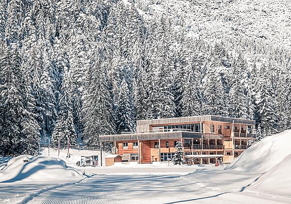 Hotel Winter mit Loipe