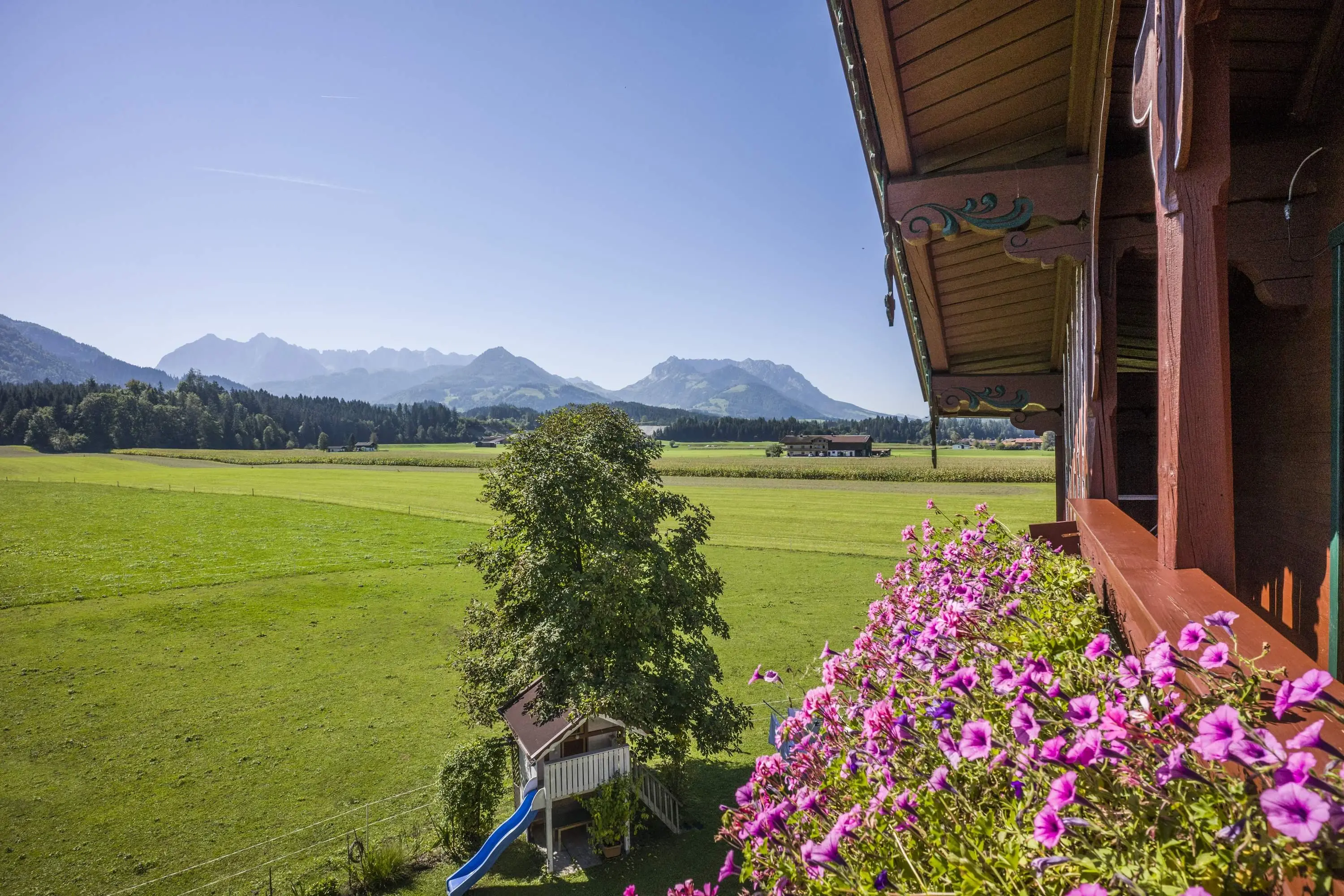 Leindlhof_Huette_40_Koessen_Aussicht_Balkon_web
