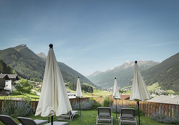 Liegewiese Blick ins Tal