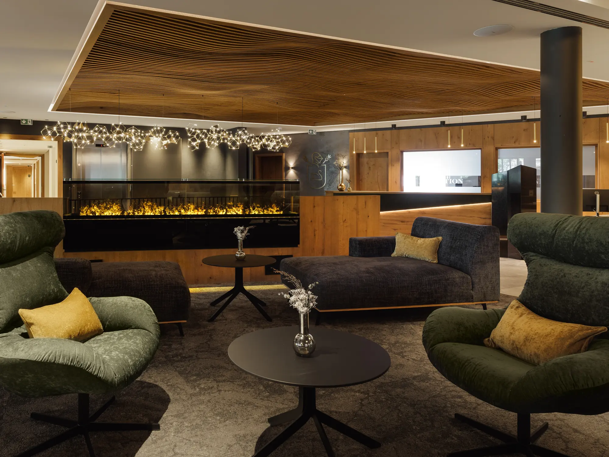 pachmair-1453-lobby-loungejpg.jpg