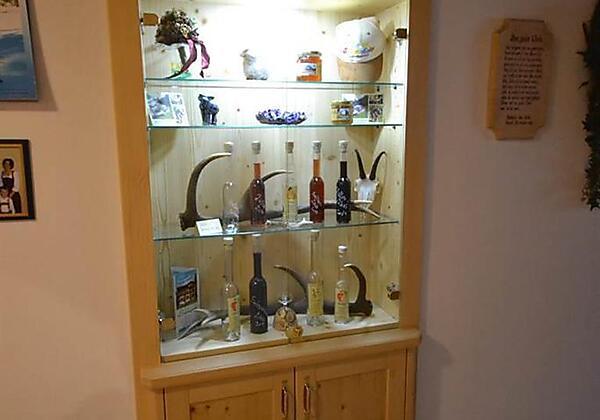 pension_lothringerhof_dorfgastein_vitrine